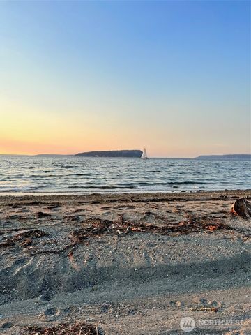 43 Beach Way, Hat Island, WA 98206