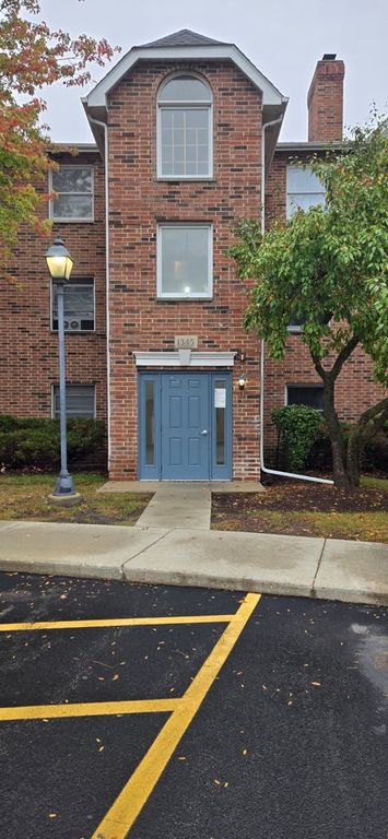 1345 Cunat Court 1A, Lake In The Hills, IL 60156