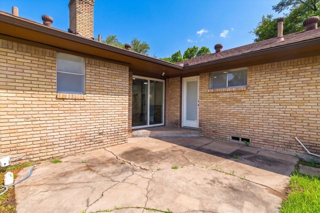 905 Bromwich Street, Garland, TX 75040