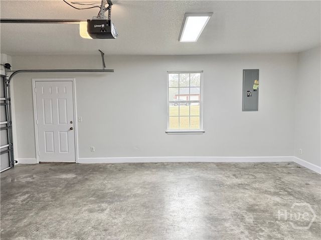 206 Willow Drive, Glennville, GA 30427