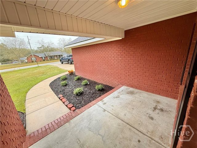 206 Willow Drive, Glennville, GA 30427