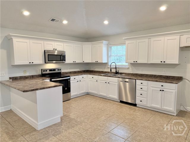 206 Willow Drive, Glennville, GA 30427