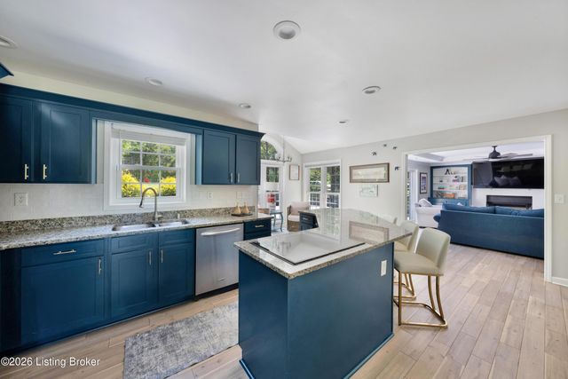 7415 Cambridge Dr, Crestwood, KY 40014
