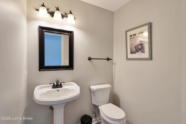 7415 Cambridge Dr, Crestwood, KY 40014
