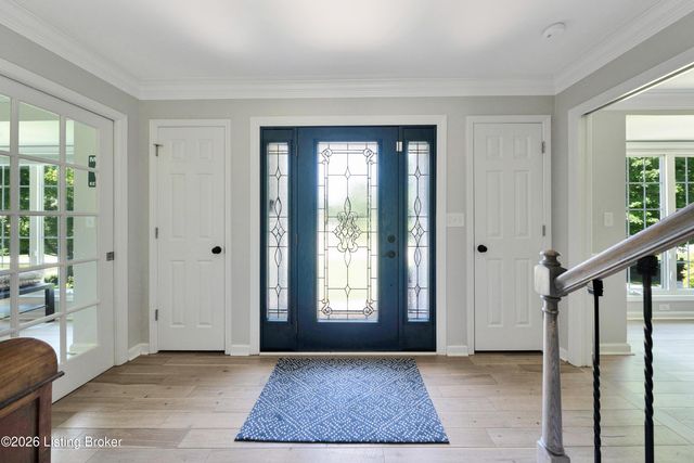 7415 Cambridge Dr, Crestwood, KY 40014