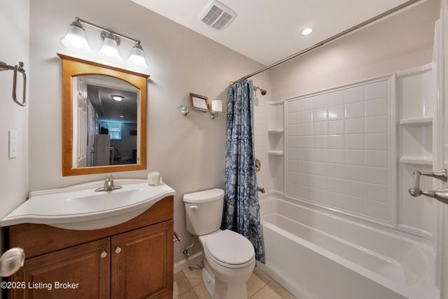 7415 Cambridge Dr, Crestwood, KY 40014