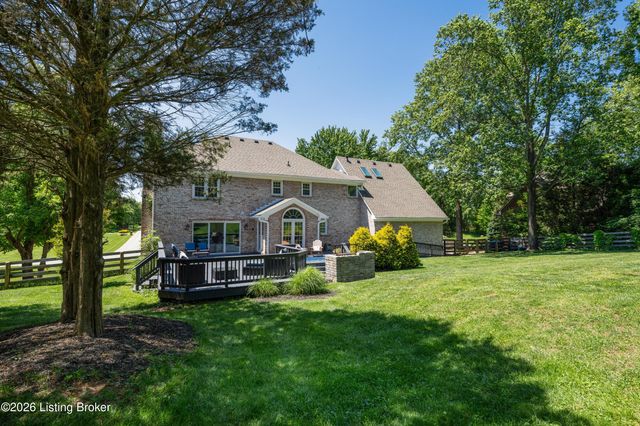 7415 Cambridge Dr, Crestwood, KY 40014