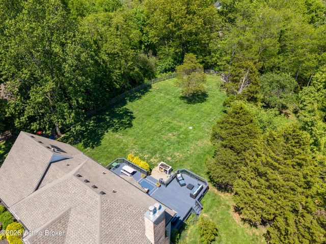7415 Cambridge Dr, Crestwood, KY 40014