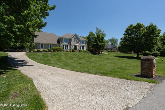 7415 Cambridge Dr, Crestwood, KY 40014