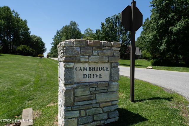 7415 Cambridge Dr, Crestwood, KY 40014