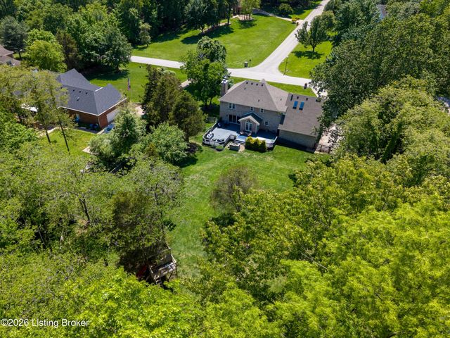 7415 Cambridge Dr, Crestwood, KY 40014