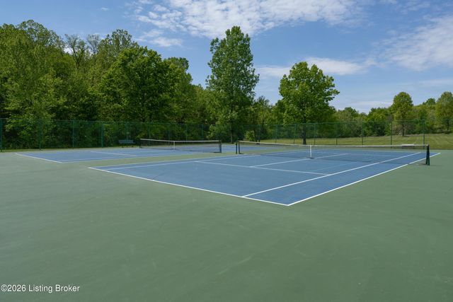 7415 Cambridge Dr, Crestwood, KY 40014