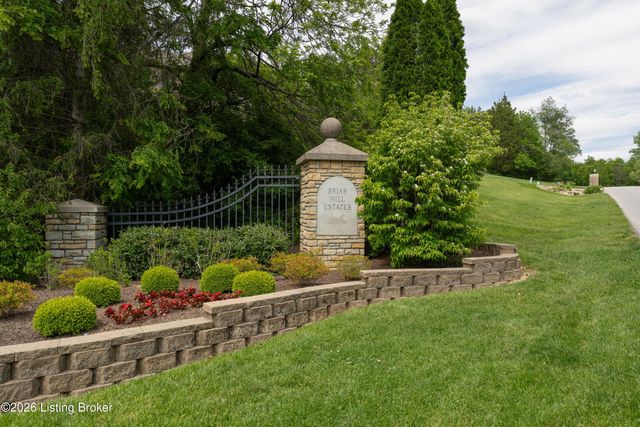 7415 Cambridge Dr, Crestwood, KY 40014
