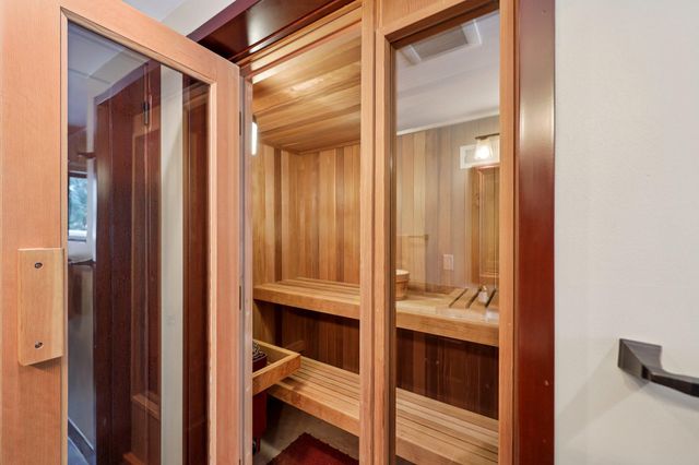 15753 Cedar Ridge Road, Eden Prairie, MN 55347