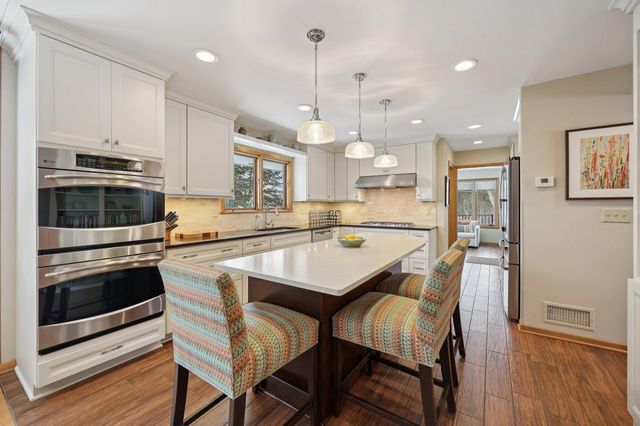 15753 Cedar Ridge Road, Eden Prairie, MN 55347