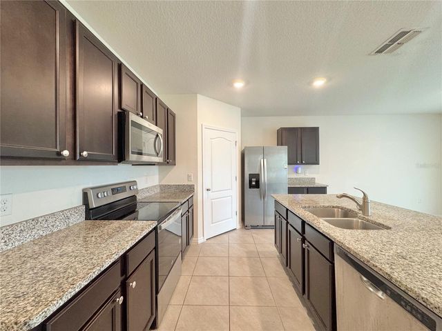 632 AUTUMN STREAM DRIVE, Auburndale, FL 33823