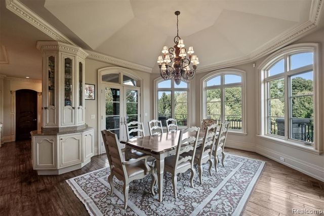5537 Orchard Ridge, Rochester, MI 48306