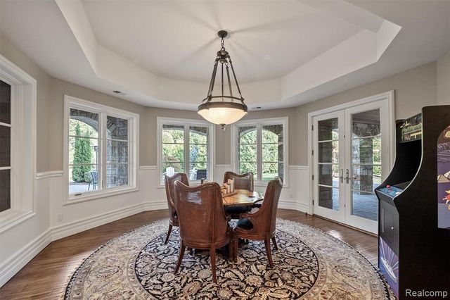 5537 Orchard Ridge, Rochester, MI 48306