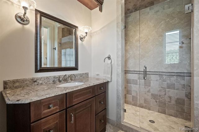 5537 Orchard Ridge, Rochester, MI 48306