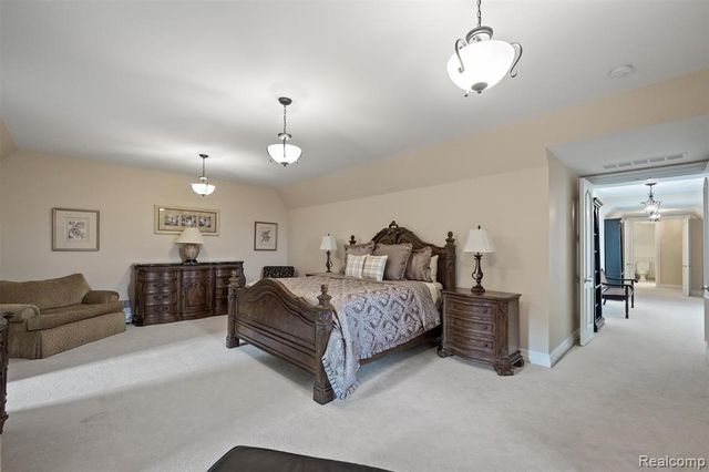 5537 Orchard Ridge, Rochester, MI 48306