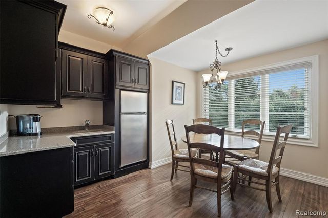 5537 Orchard Ridge, Rochester, MI 48306