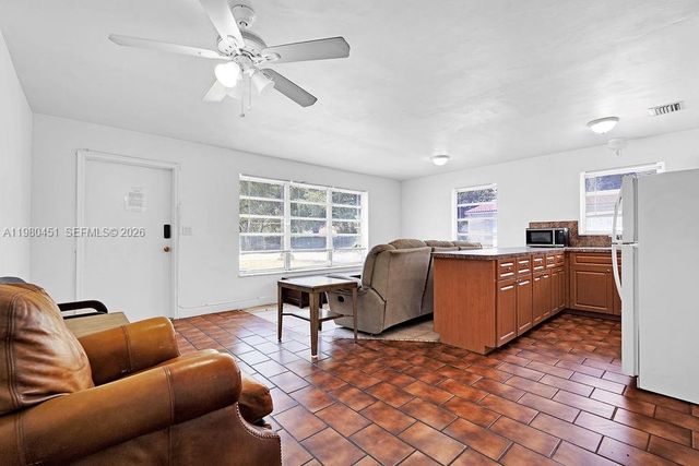 2419 Pierce St ., Hollywood, FL 33020