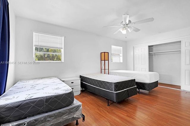 2419 Pierce St ., Hollywood, FL 33020