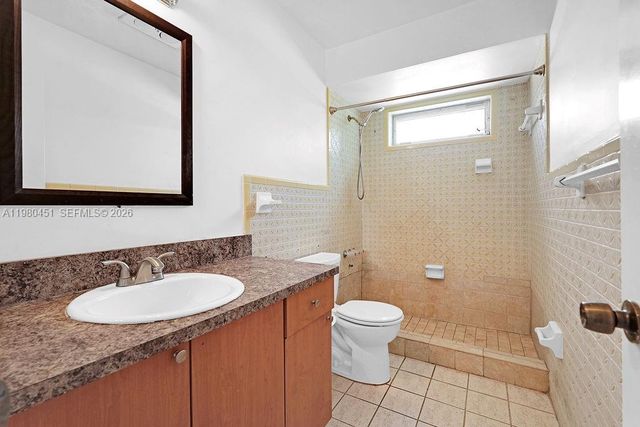 2419 Pierce St ., Hollywood, FL 33020