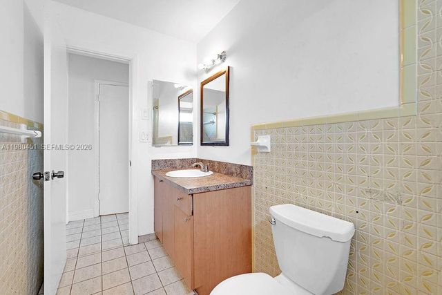 2419 Pierce St ., Hollywood, FL 33020