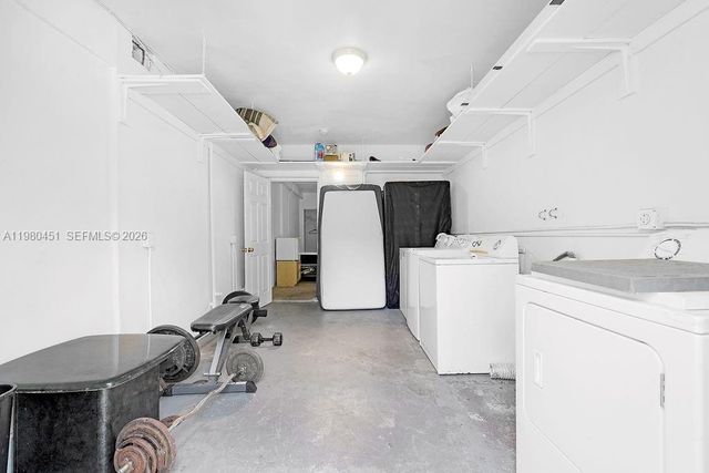 2419 Pierce St ., Hollywood, FL 33020