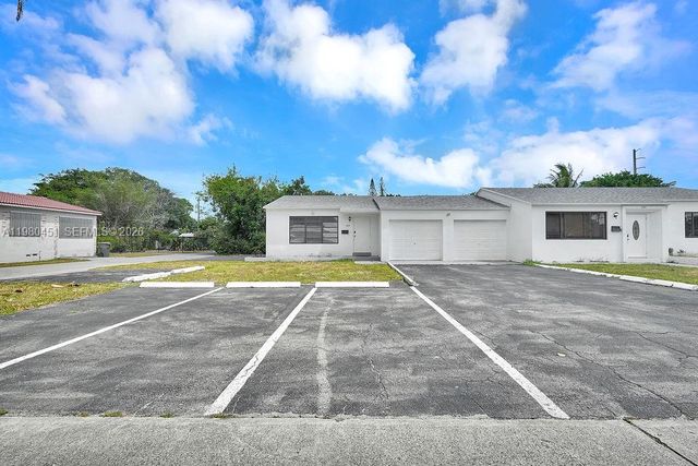 2419 Pierce St ., Hollywood, FL 33020