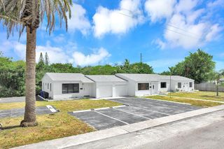 2419 Pierce St ., Hollywood, FL 33020