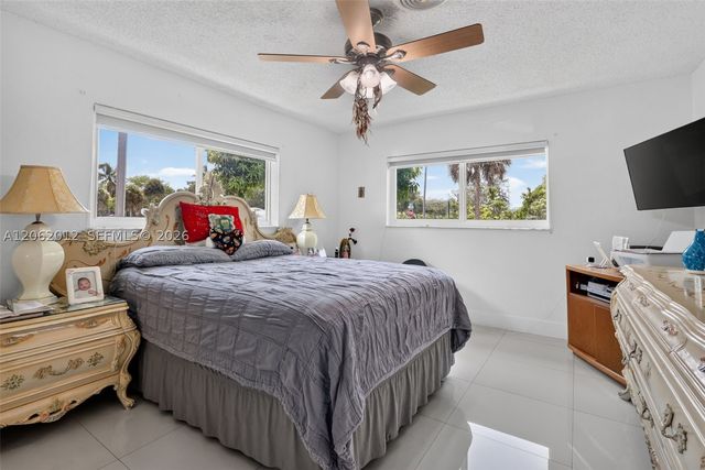17200 NE 15th Ave, North Miami Beach, FL 33162