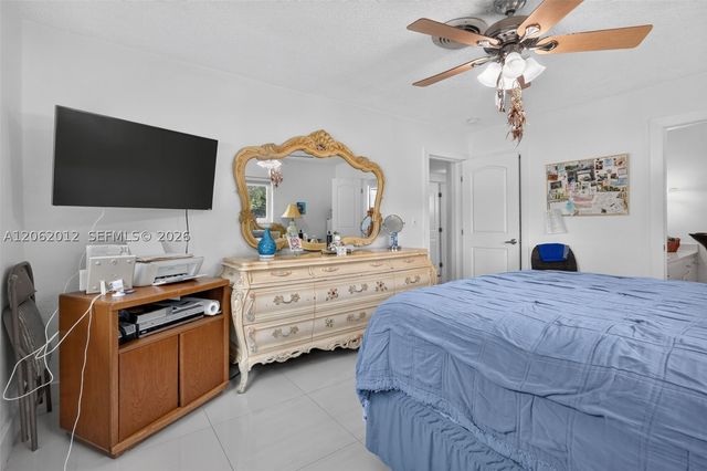 17200 NE 15th Ave, North Miami Beach, FL 33162