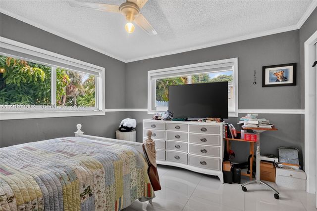 17200 NE 15th Ave, North Miami Beach, FL 33162