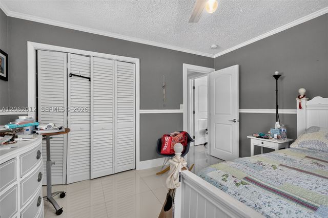 17200 NE 15th Ave, North Miami Beach, FL 33162