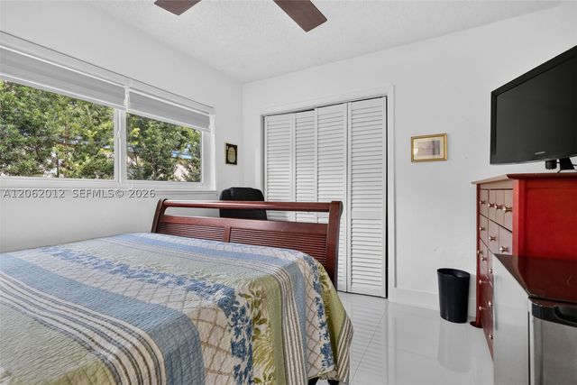 17200 NE 15th Ave, North Miami Beach, FL 33162