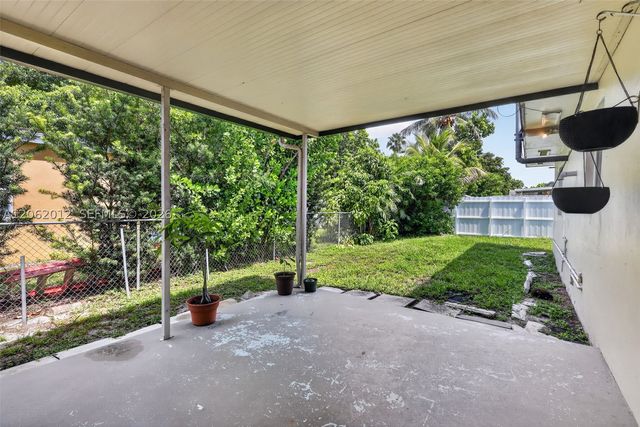 17200 NE 15th Ave, North Miami Beach, FL 33162