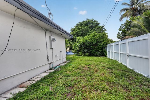 17200 NE 15th Ave, North Miami Beach, FL 33162