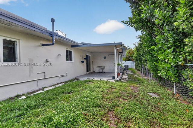 17200 NE 15th Ave, North Miami Beach, FL 33162