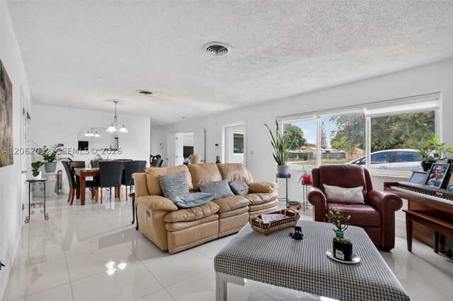 17200 NE 15th Ave, North Miami Beach, FL 33162