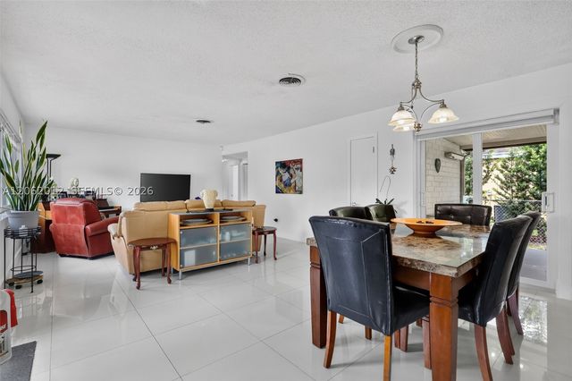 17200 NE 15th Ave, North Miami Beach, FL 33162