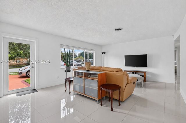 17200 NE 15th Ave, North Miami Beach, FL 33162