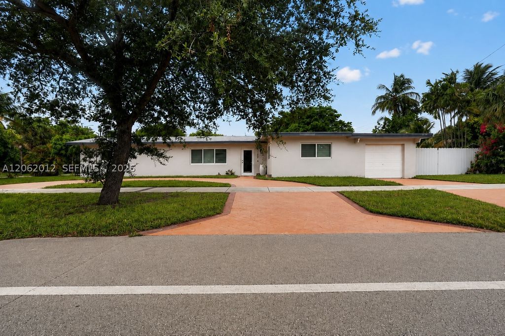 17200 NE 15th Ave, North Miami Beach, FL 33162