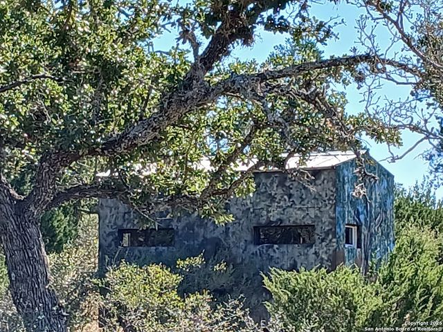 300 County Road 550, Rocksprings, TX 78880