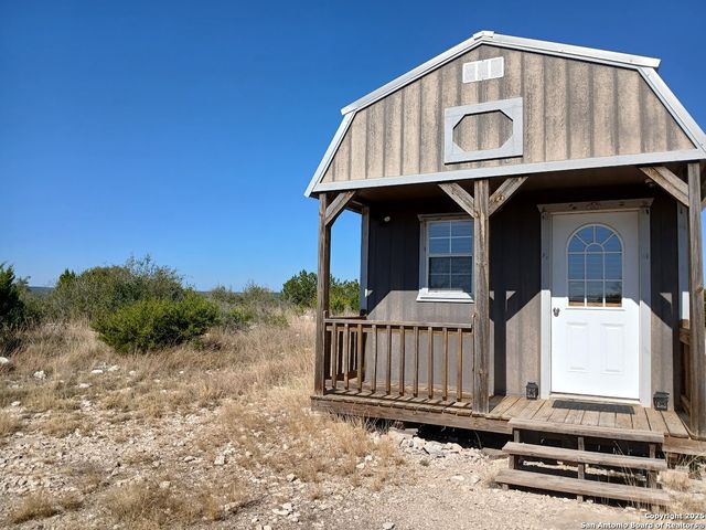 300 County Road 550, Rocksprings, TX 78880