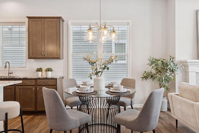 8060 Central Park Way N, Maple Grove, MN 55369