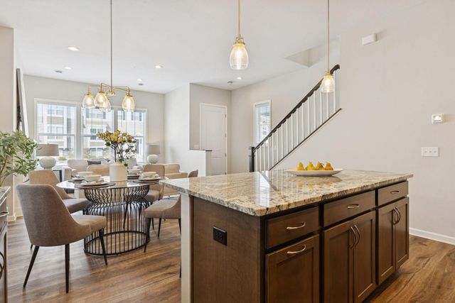 8060 Central Park Way N, Maple Grove, MN 55369