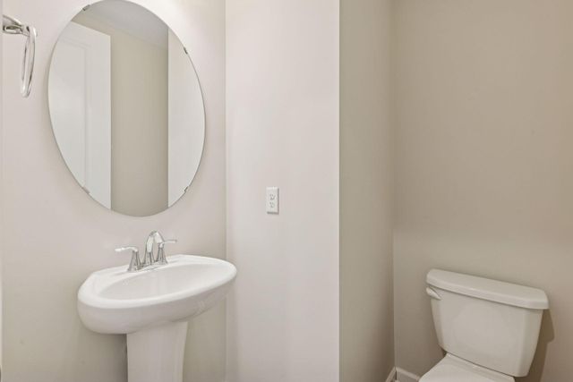 8060 Central Park Way N, Maple Grove, MN 55369