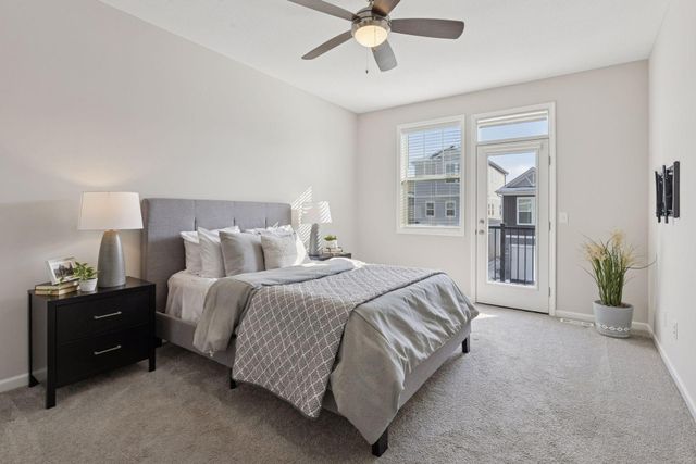 8060 Central Park Way N, Maple Grove, MN 55369